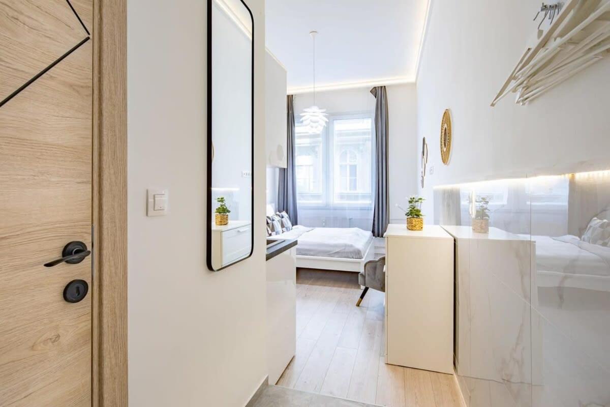 Ultra Central - New - Comfy Studio Budapest Exterior photo